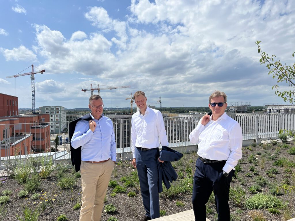 v.l.n.r.: Präsident der GdW Axel Gedaschko, Geschäftsführer Stadibau Andreas Nietsch, Verbandsdirektor des VdW Hans Maier